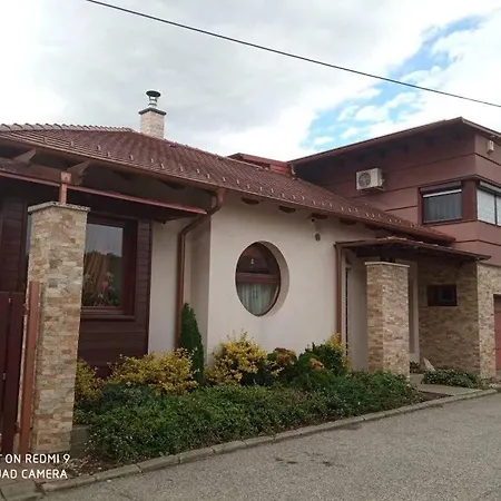 Apartman Besenyei