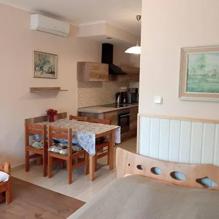 Apartamento Besenyei