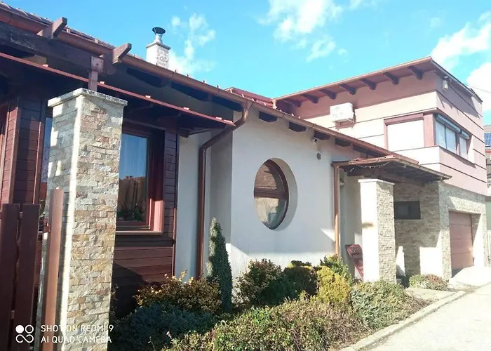 Apartamento Besenyei *